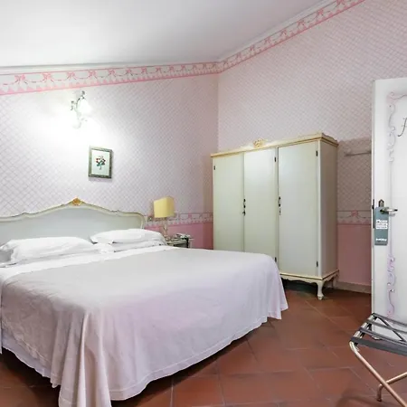 Hotel Hotiday Collection -