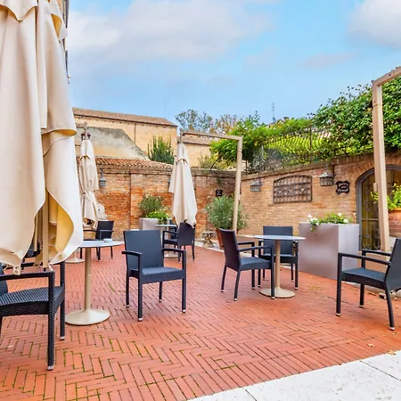 Hotiday Collection - Hotel Ferrara