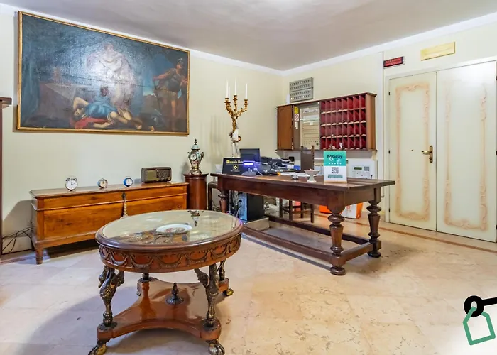 호텔 Hotiday Collection -